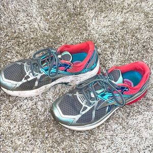 Brooks Ravenna 7 tennis shoes